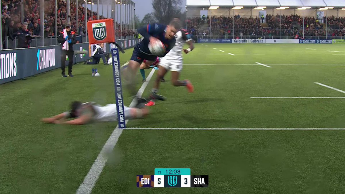What a finish by James Lang 🔥 The Edinburgh Rugby man dives into the corner and scores the opening try 🏰