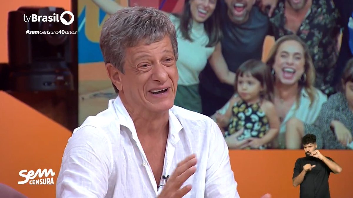 “Você é uma coisa ímpar na vida. Tem esse olhar amoroso, tem um coração gigante (…) Você me ensinou a ver a morte de outra maneira. Você é o meu amor!” - Ernesto Piccolo, no #SemCensura Esse programa tá especial demais! 💙✨ #SemCensura40anos