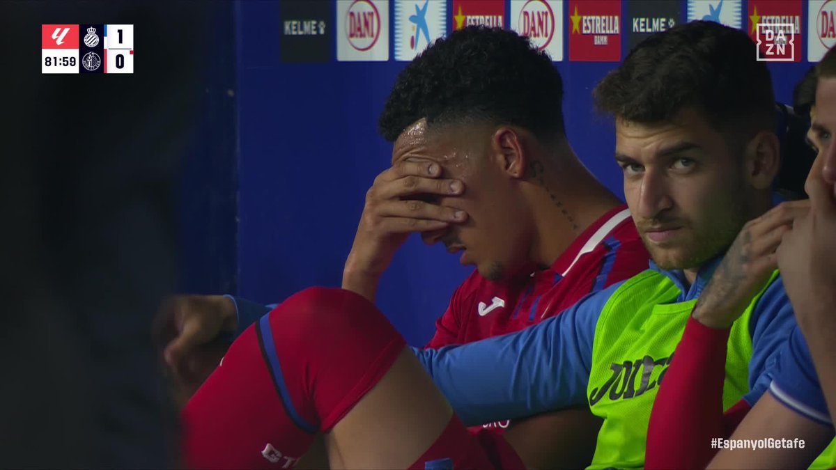 Las decepción de Álvaro Rodríguez tras ser sustituido después de entrar en el descanso #LALIGAenDAZN ⚽