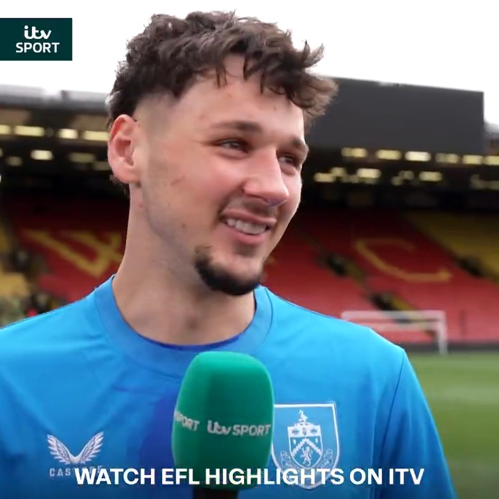 "I know I'm a world class goalkeeper!" 😅 James Trafford is not short on confidence after receiving praise from his Burnley boss Scott Parker Burnley FC | EFL | @KatieShanahan3 🎙