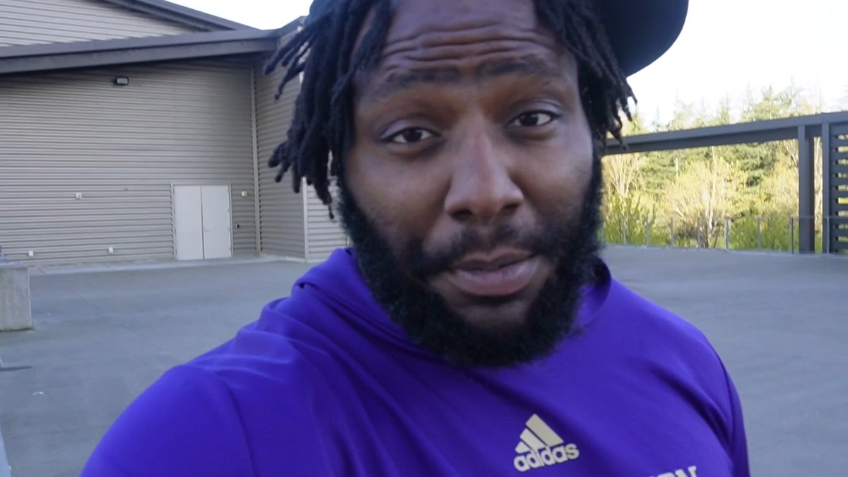 Montlake Made: Built for Impact 🏈🙌 "Why would you not want to play for UW?" -Terio Thompson ➡️ To make a difference visit and donate today!!! Montlake Futures
