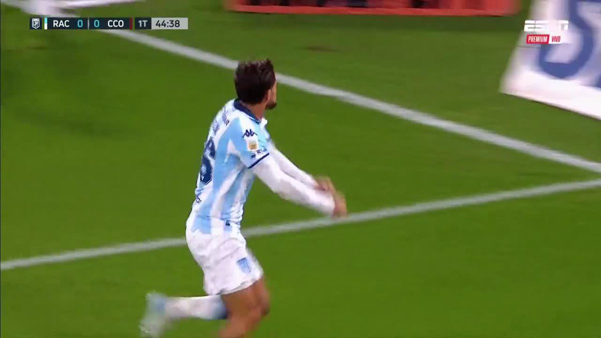 Gustavo Costas es el hincha de Racing más hincha de Racing en toda la faz de la tierra. El segundo es Bruno Zuculini