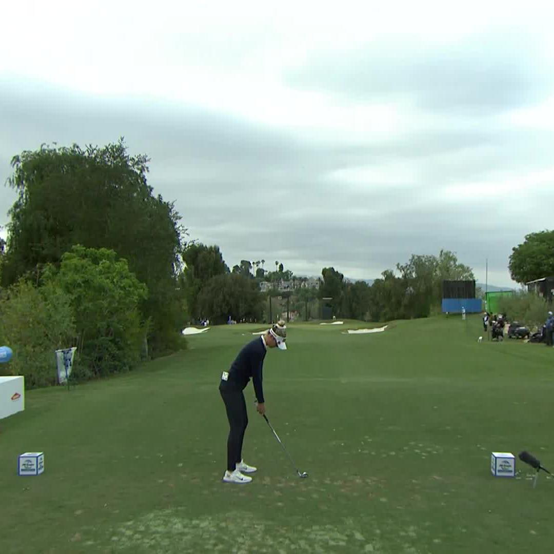 World No. 1 Nelly Korda throws a dart to get to 9-under 🎯