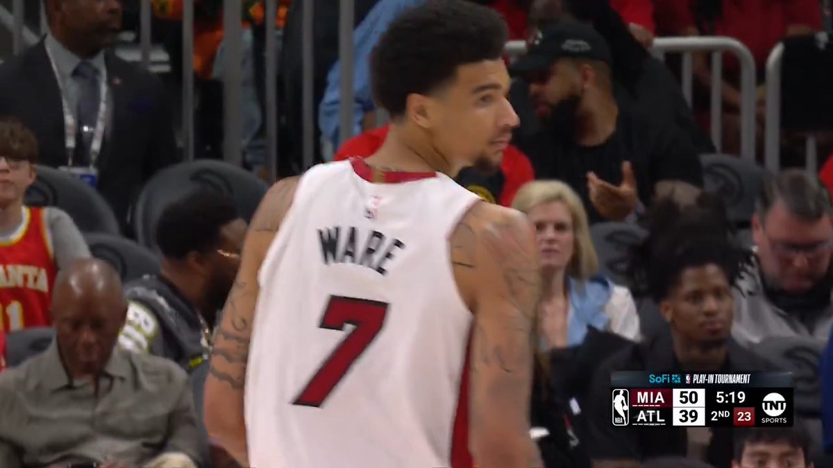 Kel'el with the moves in the post 💪 The rookie's up to 10 points on 5/5 FGM