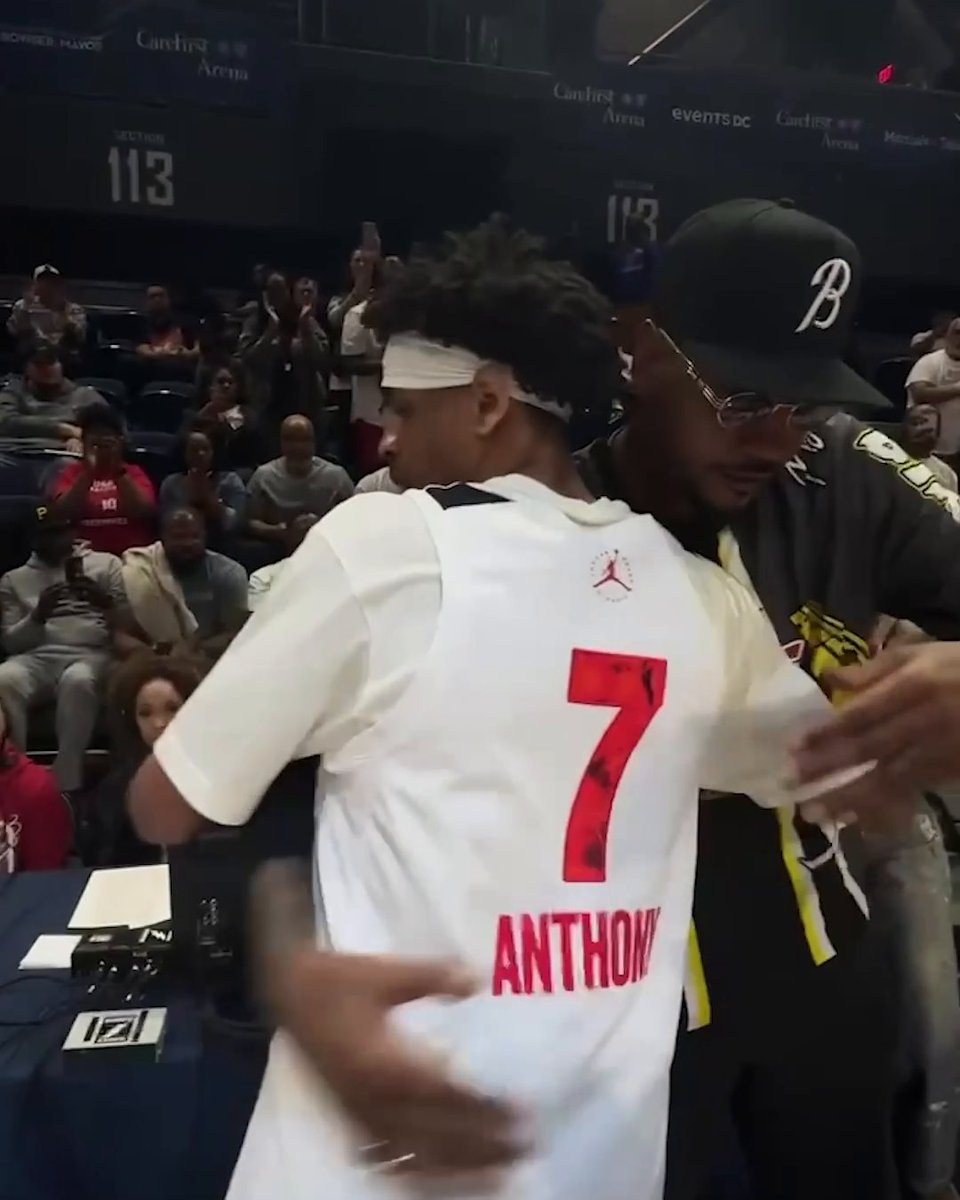 Two generations of hoopers ❤️ Carmelo Anthony cheers on his son Kiyan at the Jordan Brand Classic 🤩