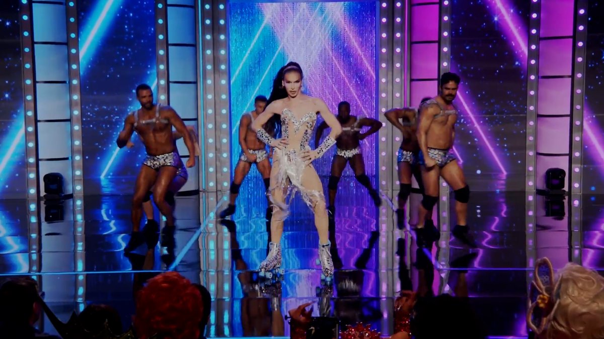 How you gon' come for a classic?! 🪩🛼 Lexi Love #DragRace #TeamLexiLove