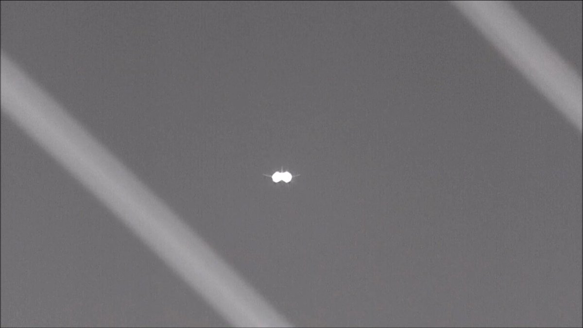 USS Jackson FLIR UAP Video Interesting. Where are the comparison videos Jeremy Kenyon Lockyer Corbell and George Knapp? Educated/experienced commentary? Why do you shoot yourself in the foot? MarikvR Chris SPITZER #ufoX #UAPs #ufotwitter #UFOs