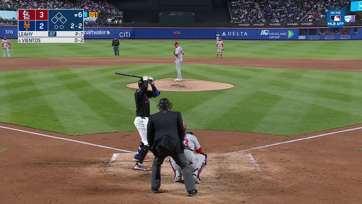 MARK VIENTOS' SECOND HOMER IN AS MANY NIGHTS TIES THE GAME AT 3!