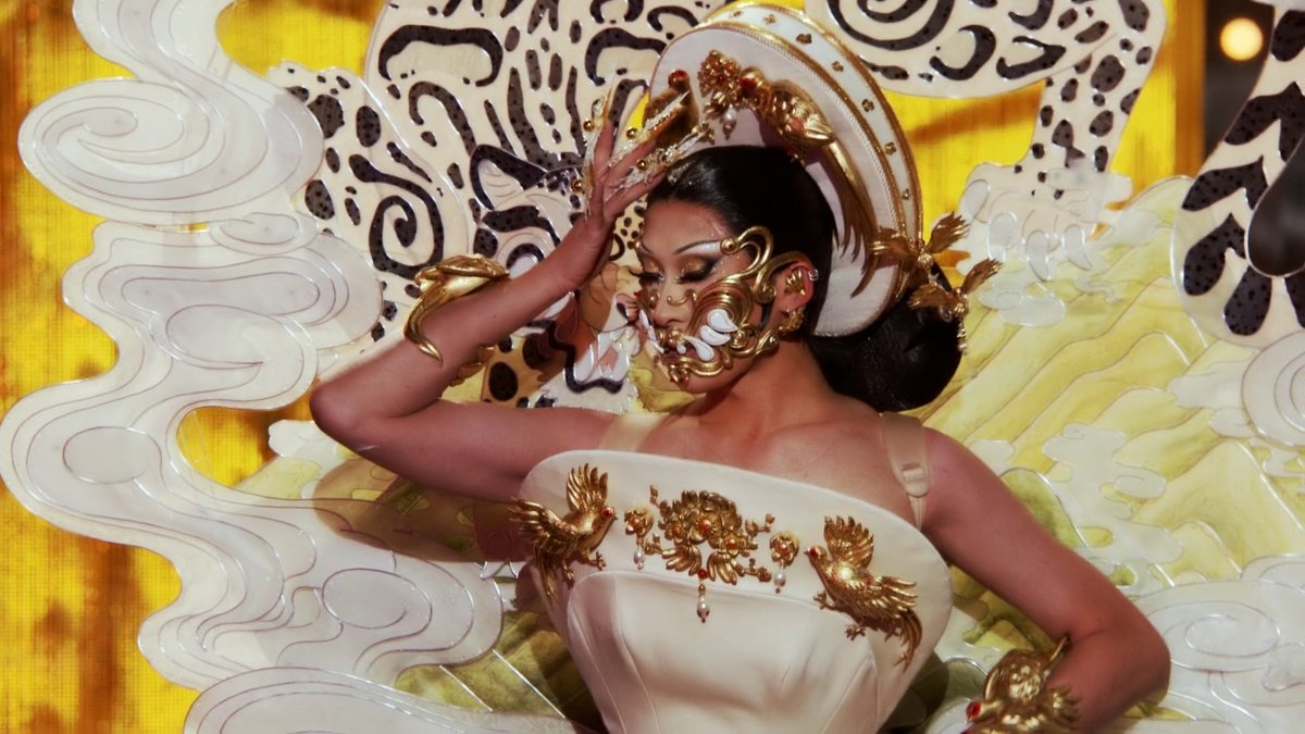 NYMPHIA WIND STEP DOWN LEWK JUST DROPPED 😭😍 Nymphia Wind 妮妃雅瘋 #DragRace