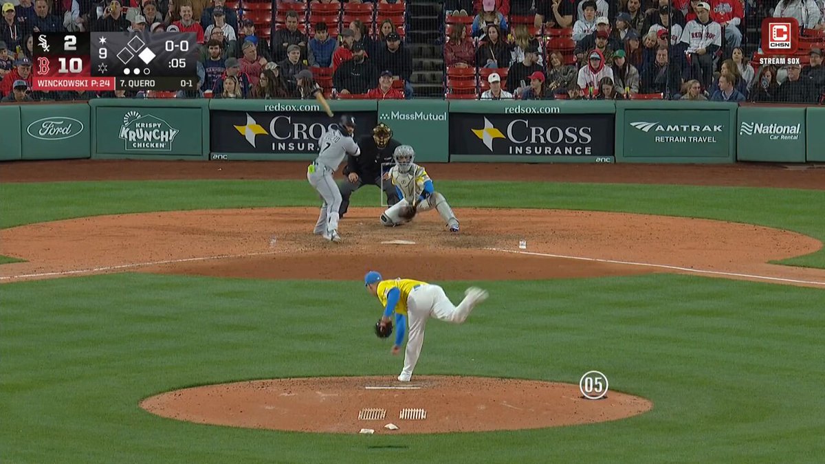 And that is Edgar Quero's first MLB hit 👏
