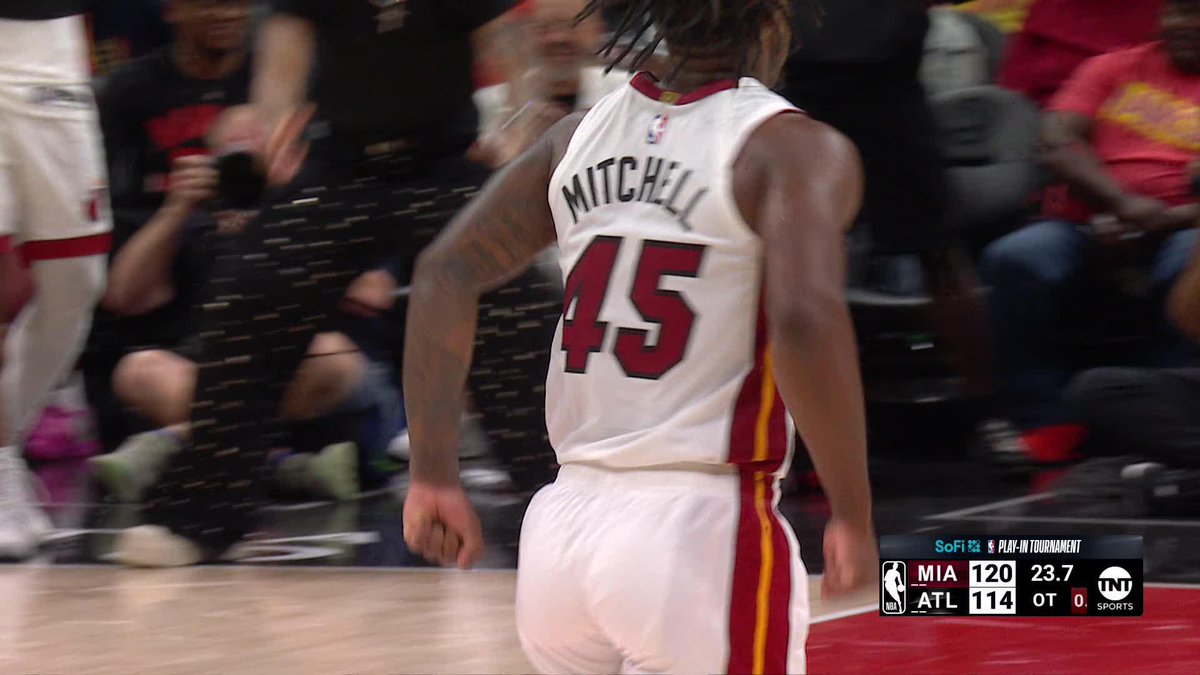 DAVION MITCHELL TAKING OVER IN OT 🔥
