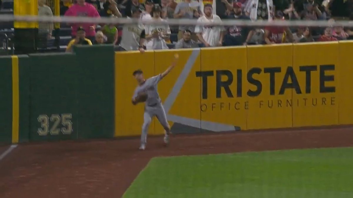 Steven Kwan uncorks an unbelievable throw! ๐ฑ