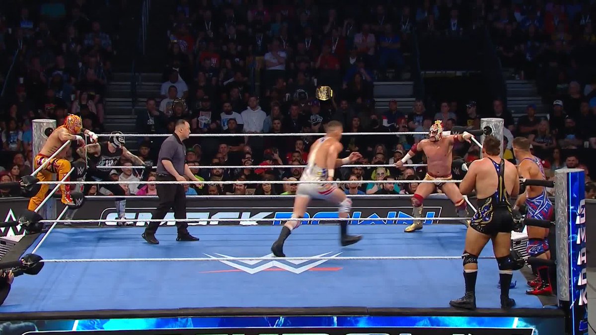Dragon Lee is pulling out all the stops! 🔥 #SmackDown