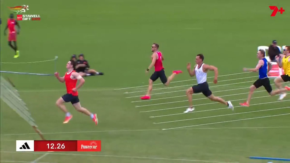 Lachlan Kennedy takes the win in the final heat of the Stawell Gift ๐ช