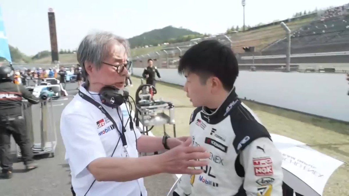 19歳にしてデビュー戦を飾る ITOCHU ENEX WECARS TEAM IMPUL 19号車 小林利徠斗 日本一速い男と呼ばれた 星野一義総監督からの耳打ち... なに話してるのか気になる...👂 4/18(金) - 4/20(日) #スーパーフォーミュラ 第3戦・第4戦 #モビリティリゾートもてぎ 徹底LIVE配信中📡 #SFormula