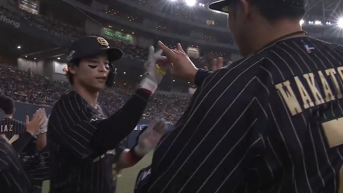 オリックス #中川圭太 選手が逆転2ランホームランを放つ‼️💥 #Bs2025 #無敵の中川 👇ライブ配信はこちら