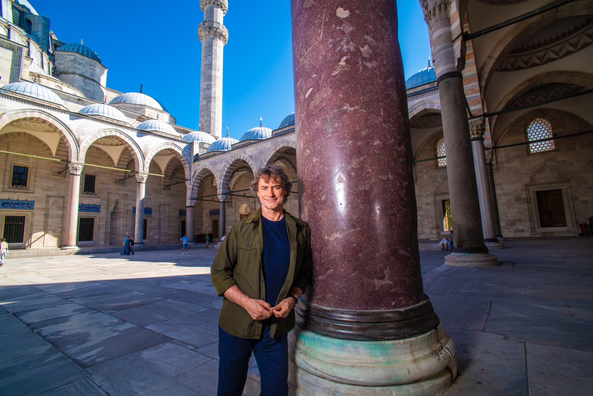 Nella prossima puntata di #Ulisse faremo un viaggio nella storia di una delle città più affascinanti del mondo. “Istanbul, la città che visse tre volte” con Alberto Angela lunedì #21aprile su #Rai1 e #RaiPlay