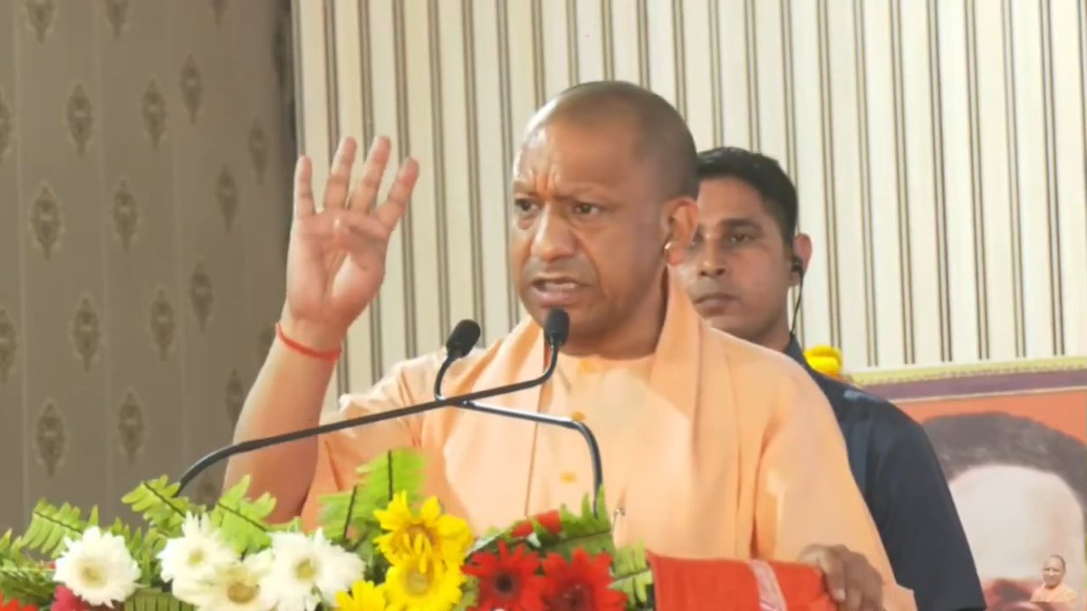 समाजवादी पार्टी को प्रदेश में 4 बार शासन करने का अवसर प्राप्त हुआ था... ये लोग अपने शासन काल में गरीबों को मकान नहीं दे पाए, जमीन का पट्टा नहीं दे पाए... अनुसूचित जाति की छात्रवृत्ति इन्होंने वर्ष 2015-16 में रोक दी थी...