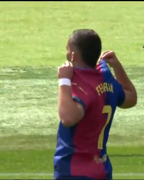 💙7⃣❤ ¡Así celebró Ferran Torres su tanto en el #BarçaCelta! #LALIGAHighlights | #DesenlaceLALIGA
