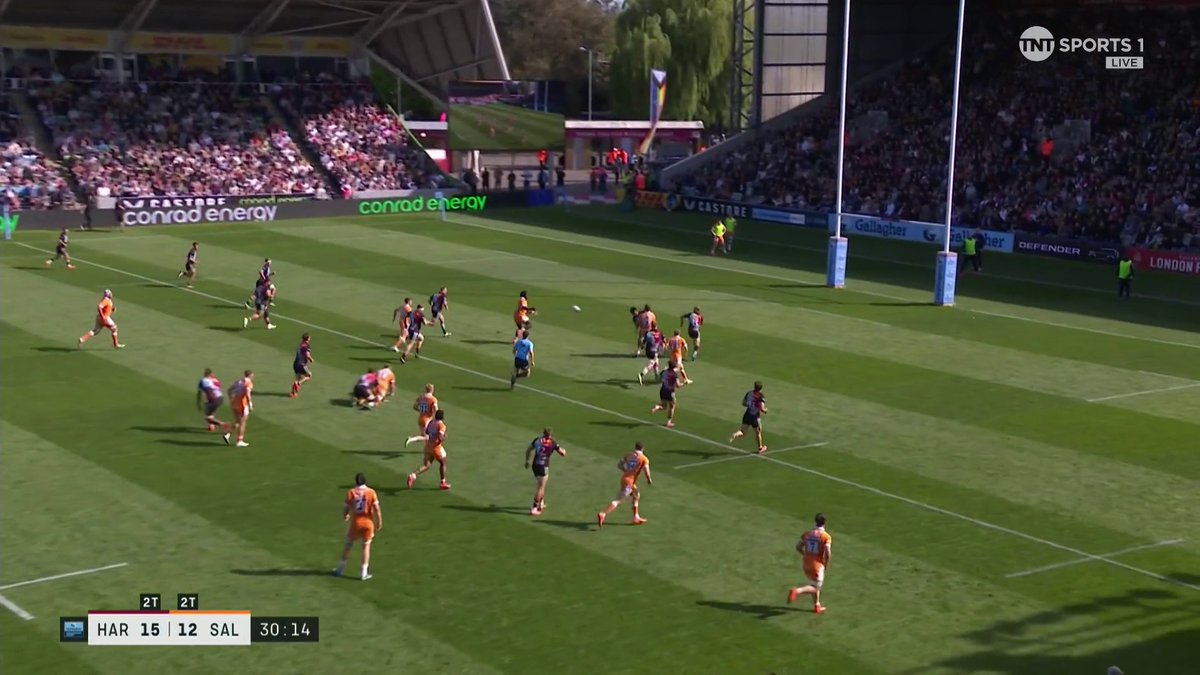 What. A. Try 👏 Asher Opoku-Fordjour is enjoying himself in the Twickenham sunshine! 🦈☀️ #GallagherPrem | #HARvSAL