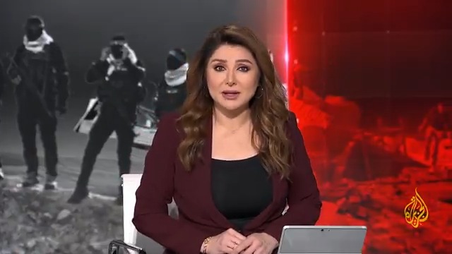أبو عبيدة: تمكنا من انتشال شهيد كان مكلفا بتأمين الأسير عيدان ألكسندر ولا زال مصير الأسير والآسرين مجهولا، والاحتلال يزور شهادات كاذبة لأسرى سابقين للتحريض على المقاومة والتغطية على فضيحة قتل أسراه #حرب_غزة #الأخبار