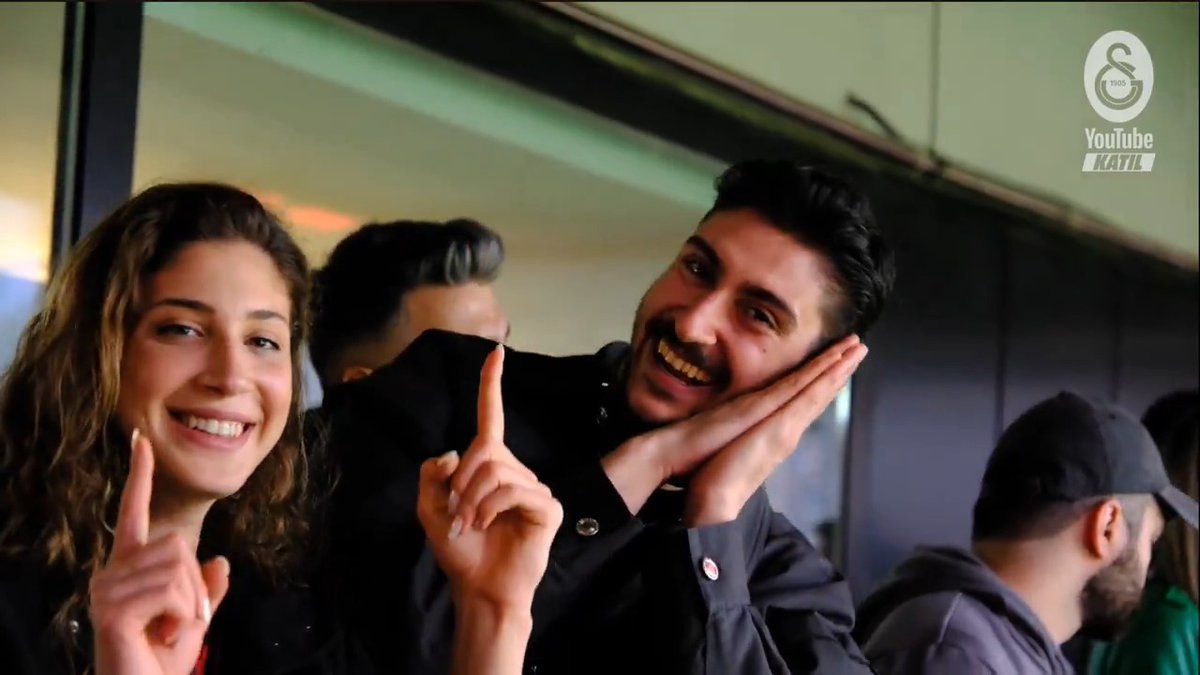 🙂 İlkin Aydın ve Ahmet Tümer'den Bodrumspor maçında tribünde 'Pode Sentar' ve Icardi sevinci. (GS Youtube Katıl)