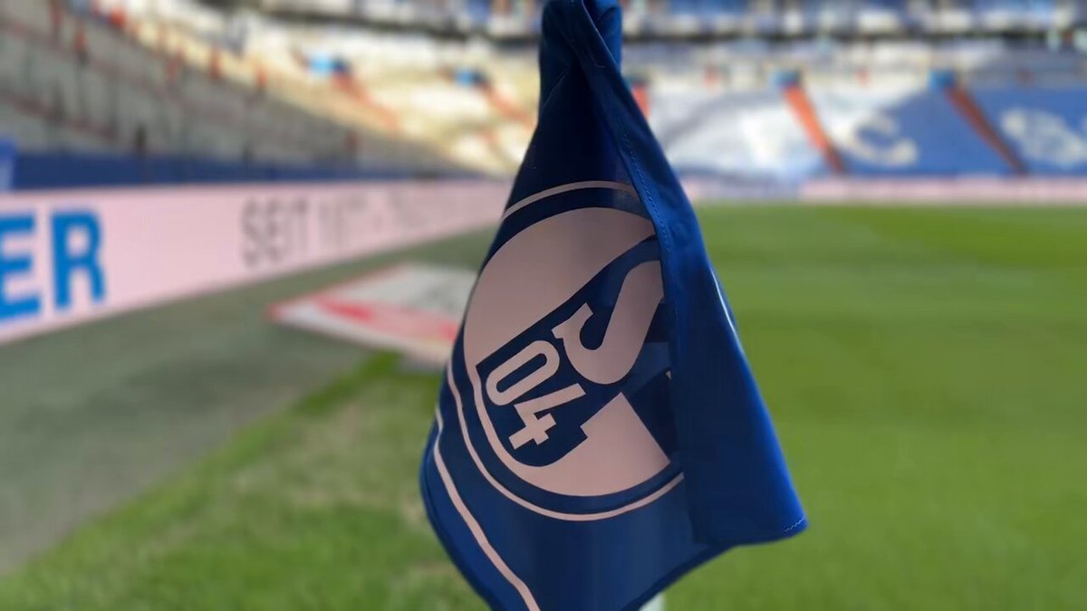 Schon mal ein herzliches Glückauf aus dem schönsten Wohnzimmer der Welt! 💙🤍 #S04 | VELTINS-Arena | #S04HSV
