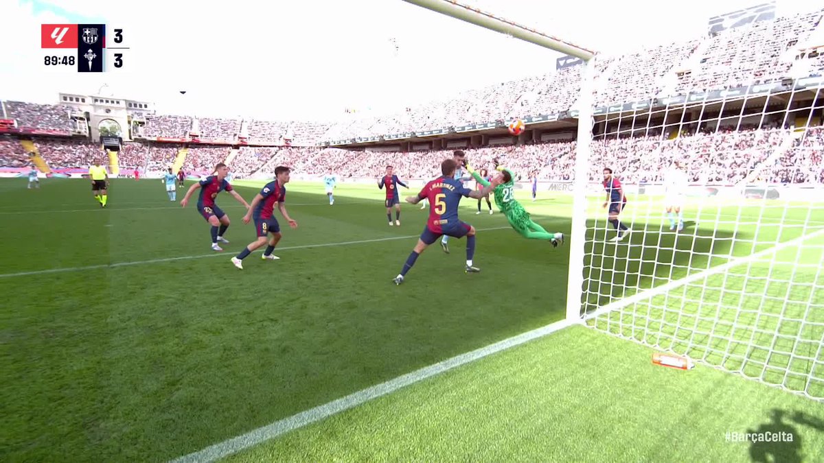 La ocasión de Mingueza por la que el RC Celta pidió penalti por manotazo de Szczęsny #LALIGAenDAZN ⚽️