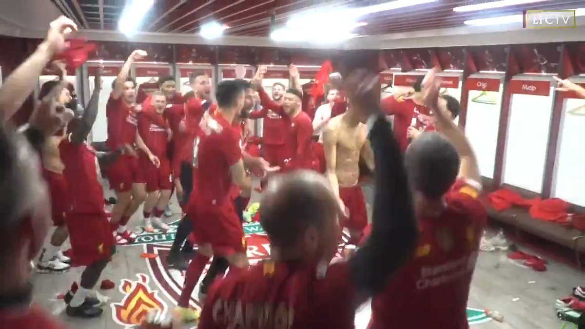 The dressing room last time we won the Premier League 🕺🏽 This could happen again tomorrow…