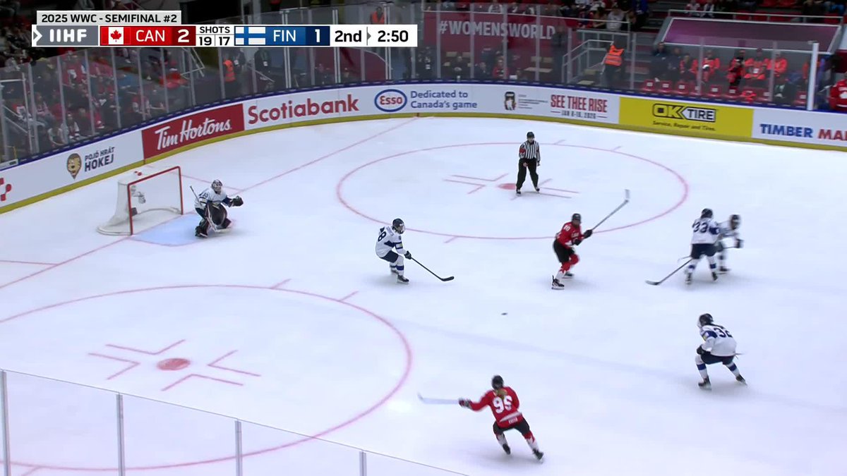 Daryl Watts makes her mark as Hockey Canada extend the lead! 💪🇨🇦 #WomensWorlds #IIHF