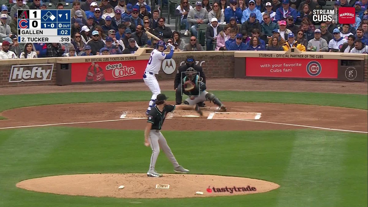 Kyle Tucker triples off the right field wall 🚀
