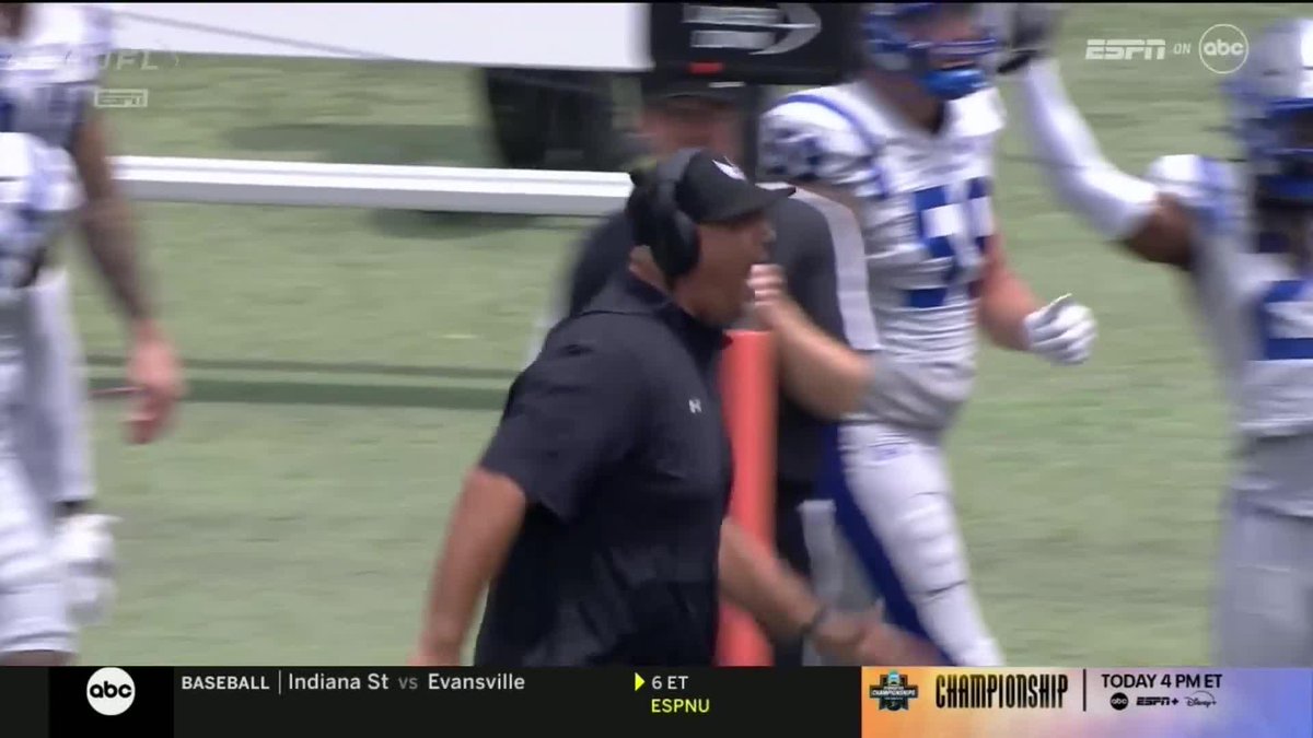Coach Becht was moving during that pick six 🤣💨 Anthony Becht | St. Louis Battlehawks
