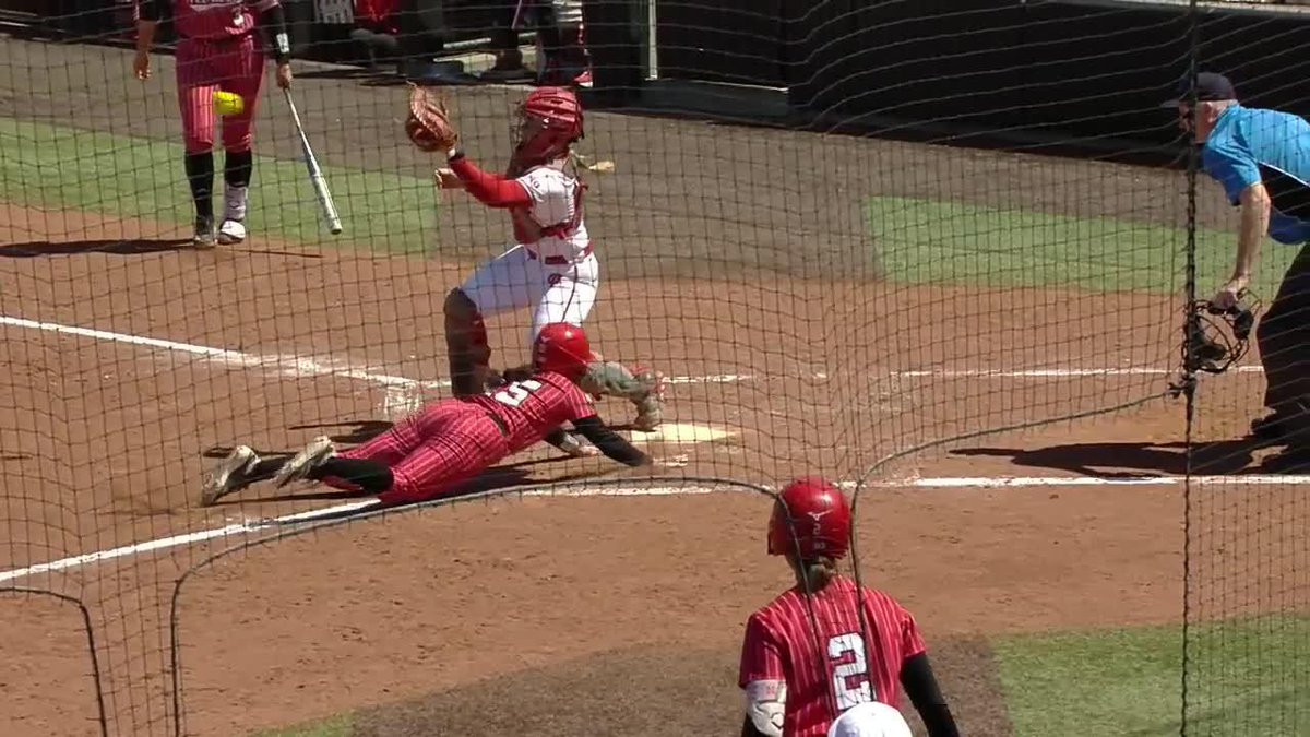 "Kennadi Williams beats the throw!" 🗣️ Nebraska Softball plates another in the 3rd 👀 #B1GSoftball on B1G+ 💻