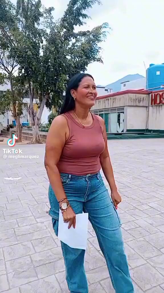 Caracas Hospital Domingo Luiciani ... Los insumos que traen desde Rusia son para venderlos o son para el pueblo pobre? Porque entonces cual es la"ayuda humanitaria"..🙄💆