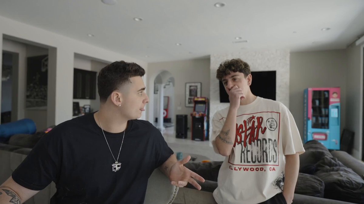 FaZe Rug couldnt stop laughing after Lacy told him a story about how his grandma got hit by a train and d*ed 😭
