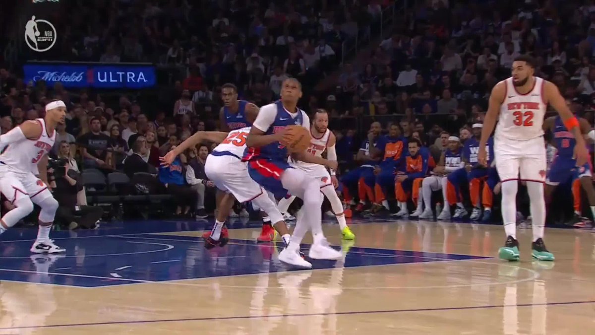 Ausar Thompson spin cycle ๐๐ฅ Pistons-Knicks still close in the second half on ESPN ๐