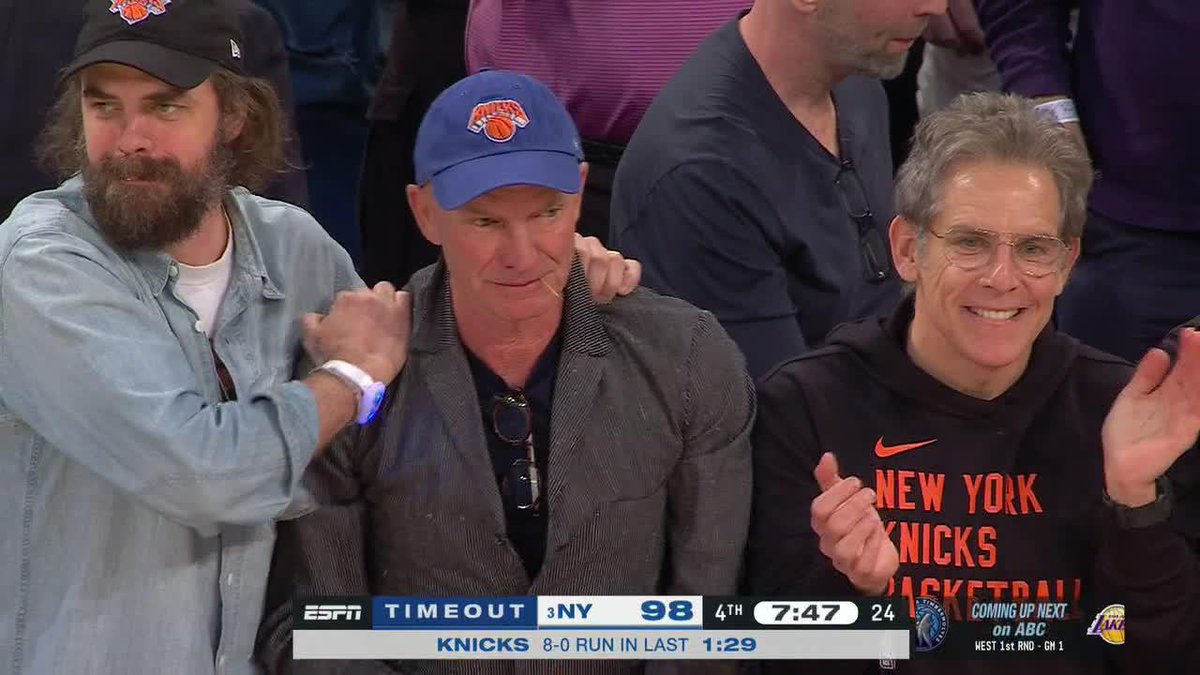 MSG IS ROCKIN' AS THE KNICKS TIE THE GAME IN THE 4TH 🗣️