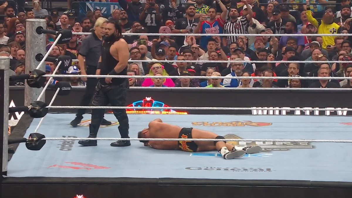 BFT outta nowhere! 💥 #WrestleMania