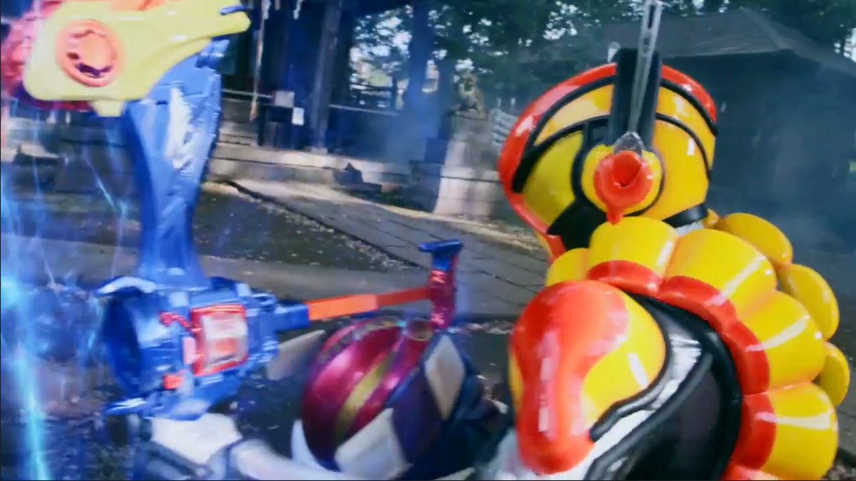 ヴァレンのあの角ばったマスクをまさか固定台として活用する時が来るとはw #仮面ライダーガヴ #nitiasa