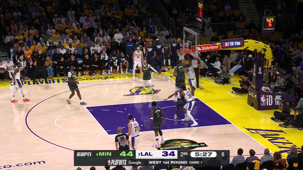 Timberwolves feeling good with a lead in LA 🐺 🍿 ABC