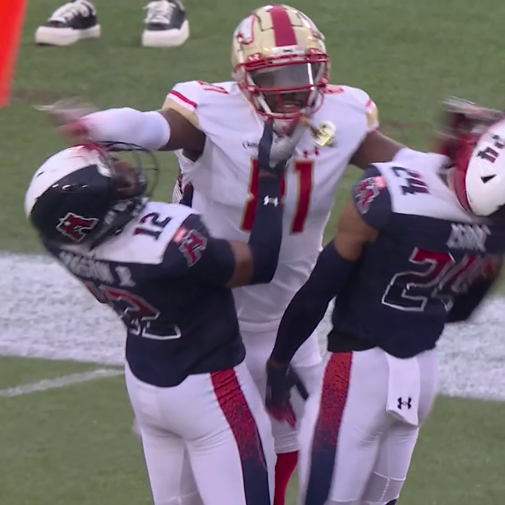 He stiff-armed both of 'em 😂 Coach had to check in with him 😅 United Football League