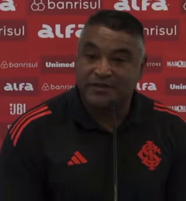 A arrogância e a prepotência logo vai cobrar caro, aí vai apelar para o vitimismo e reclamar da perseguição. Te conhecemos.