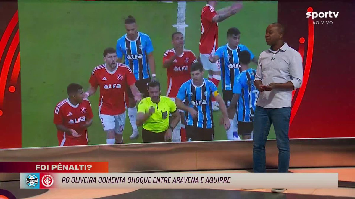 "Pênalti muito claro, erro gravíssimo da arbitragem." 🎙️ PC Oliveira, comentarista de arbitragem do Sportv, sobre o pênalti não marcado para o Grêmio contra o Internacional. 🎥 sportv | ge