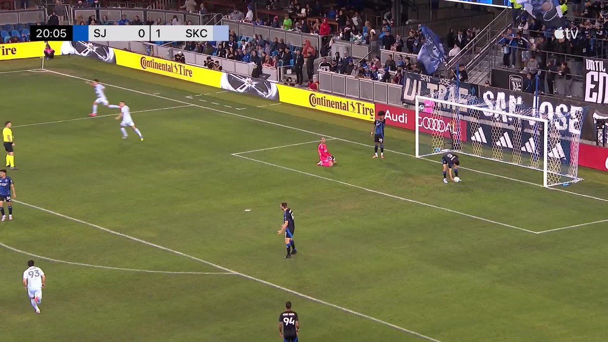 That was quick! 😮‍💨 Daniel Sallói doubles the Sporting Kansas City lead!