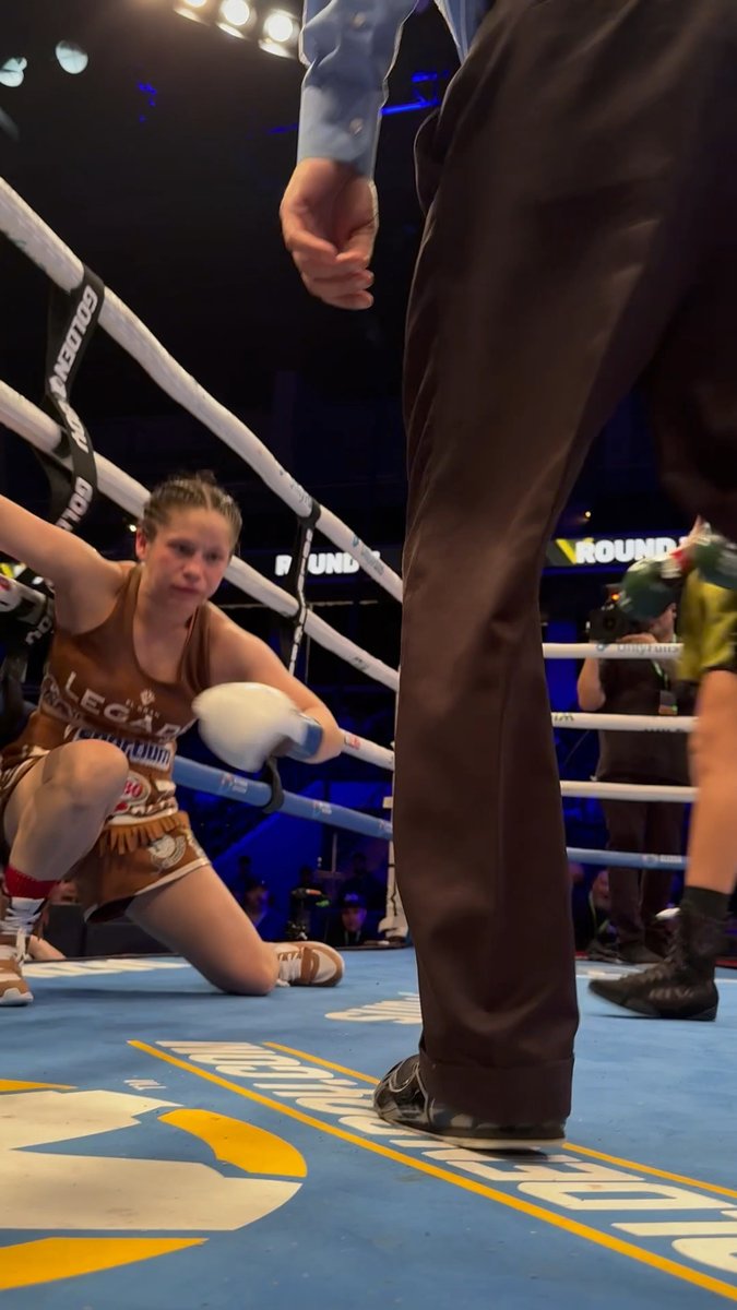 AND STILL!! 👑💖 #FundoraBadillo | LIVE on DAZN tonight
