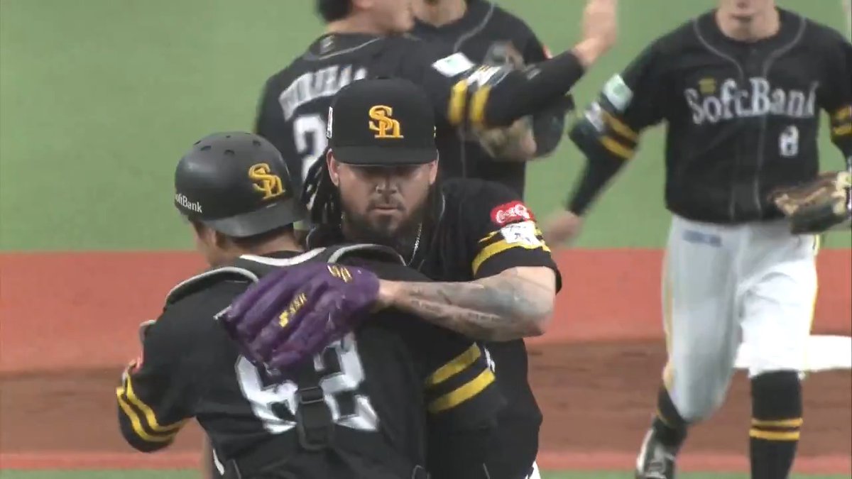 福岡ソフトバンク #オスナ 投手が三者凡退に抑え連敗ストップ👏 #周東佑京 選手のスーパープレーも飛び出す‼️ #sbhawks 👇ライブ配信はこちら