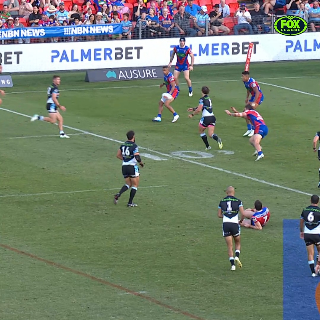 James Schiller was sent to the sin bin for this high tackle on Mawene Hiroti. 📺 Watch #NRLKnightsSharks on ch.502 or stream on Kayo: ✍️ BLOG 🔢 MATCH CENTRE