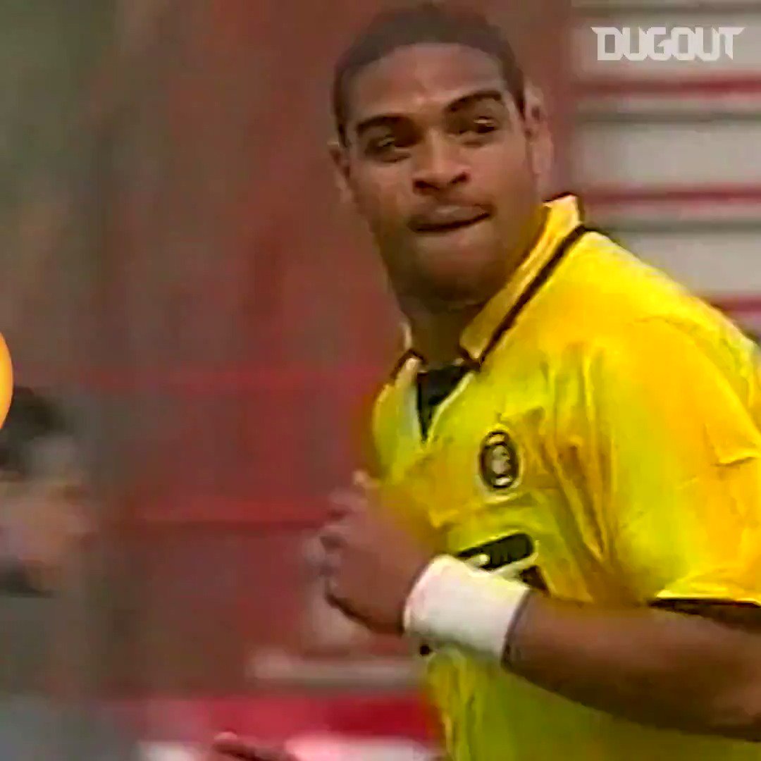 Parlando di miracoli pasquali la Resurrezione non male ma personalmente scelgo sempre Adriano in maglia gialla che si fuma l’intero Perugia