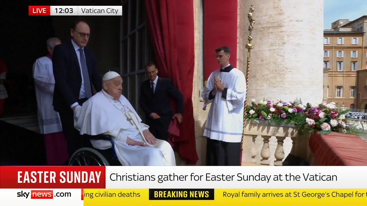 BREAKING: Pope Francis greets the crowds in the Vatican City during the annual Easter Sunday service. 📺 Sky 501, Virgin 602, Freeview 233 and YouTube