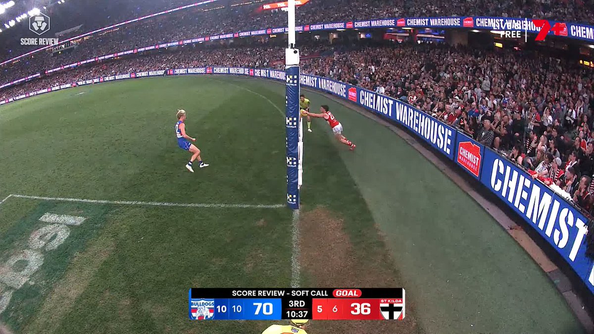 Debate in the commentary box over the decision on this score review #AFLDogsSaints